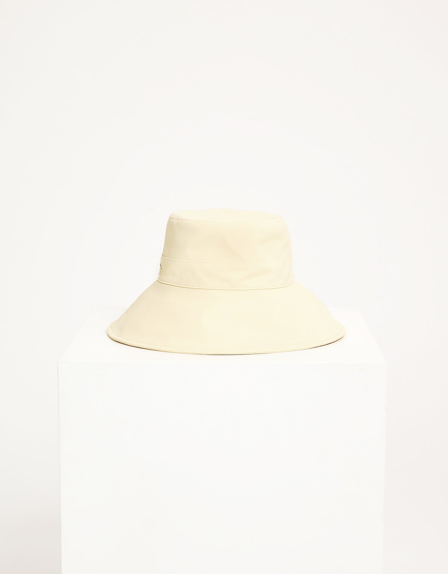 Vanilla / Beige